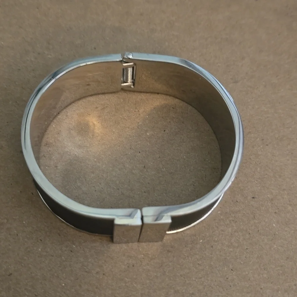 Hinged Stainless Steel Bracelet With Faux Leather Detail. Excellent Condition - Picture 4 of 7